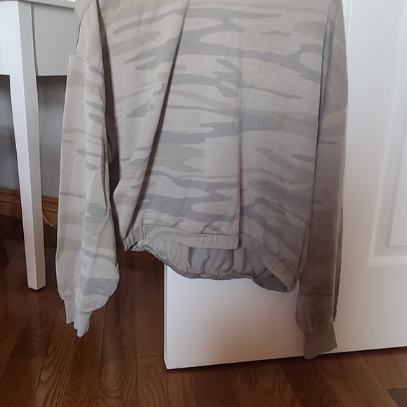 Z supply oversized relaxed pull over - Picture 2 of 2